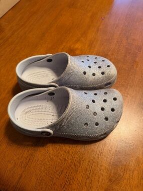 CROCS Kids Silver Glitter Clogs - Sparkle Finish size 1